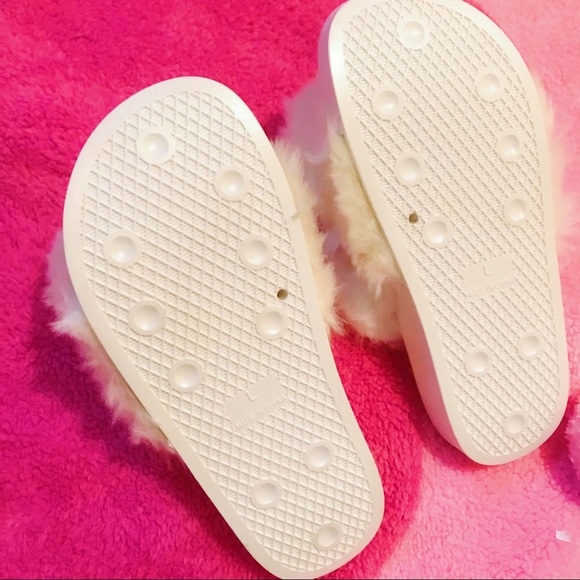 NWOT Rare Lazy Oaf Bunny Slippers Esther Loves You - Picture 7 of 8